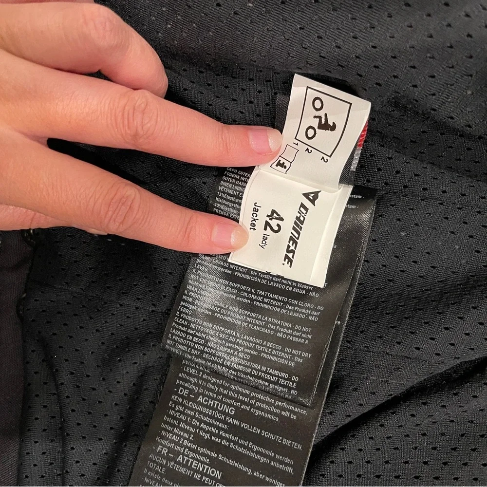 Dainese women’s leather motorcycle jacket - 42 - Picture 2 of 9